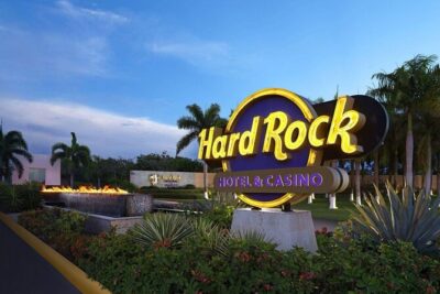 Private Transfer Punta Cana Airport to/from Hard Rock Punta Cana - Meet and Greet at PUJ: easy finding, fast clarity