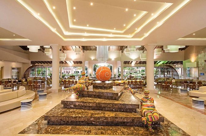 Private Transfer Punta Cana Airport to from Ocean Blue and Sand - Price and Value: When $40 per Group Makes Sense