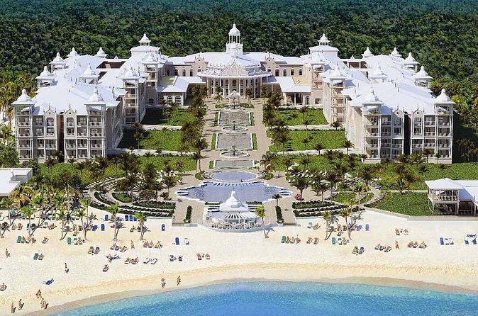 Private Transfer Punta Cana Airport to/from Riu Palace Macao - Arrival at RIU Palace Macao: Getting Dropped Off Where You Need to Be