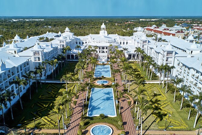 Private Transfer Punta Cana Airport to from Riu Palace Punta Cana - The short ride: what a 20-minute transfer should feel like