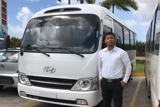 Private Transfers in PUNTA CANA AIRPORT - What Happens at the Airport: Meeting Point and Your First 15 Minutes