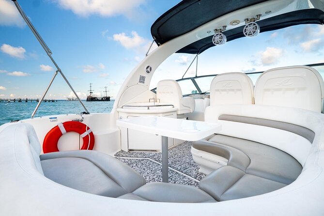 Private VIP Yacht in Punta Cana - Stop 1: Snorkeling with included life jackets and masks