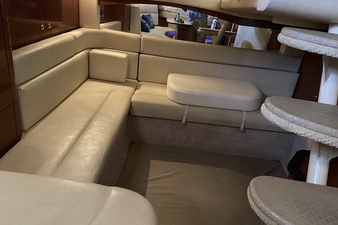 Private Yacht in Punta Cana, Unlimited Drinks and HipHop Music - Inside Picaflor: the comfort details that make the heat easier