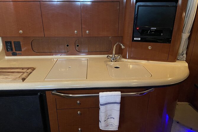 Private Yacht in Punta Cana, Unlimited Drinks and HipHop Music - Price and value: what $1,150 per group really buys