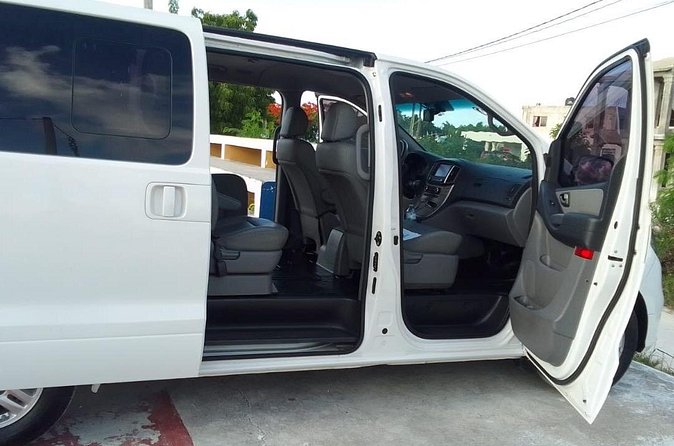 Punta Cana Airport PUJ Private Transfer to Hotels - Drop-off areas: Punta Cana, Bávaro, and the Uvero Alto add-on