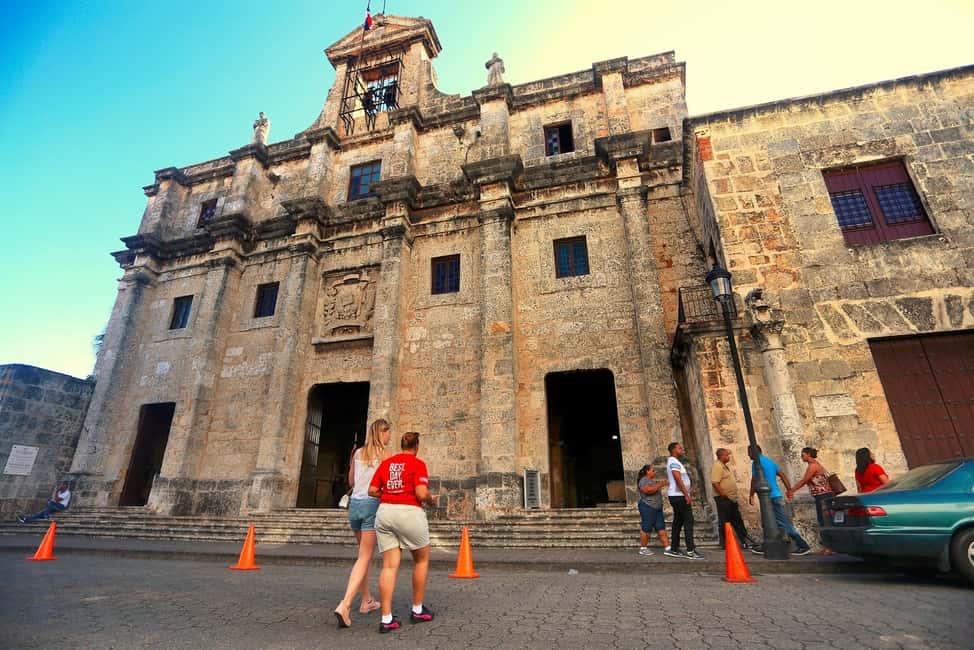 Punta Cana: All-Inclusive Day Trip to Santo Domingo - Zona Colonial walking: where the city’s original spine shows