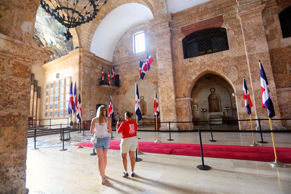 Punta Cana: All-Inclusive Day Trip to Santo Domingo - Alcázar de Colón: Diego Columbus’s Palace without the guesswork