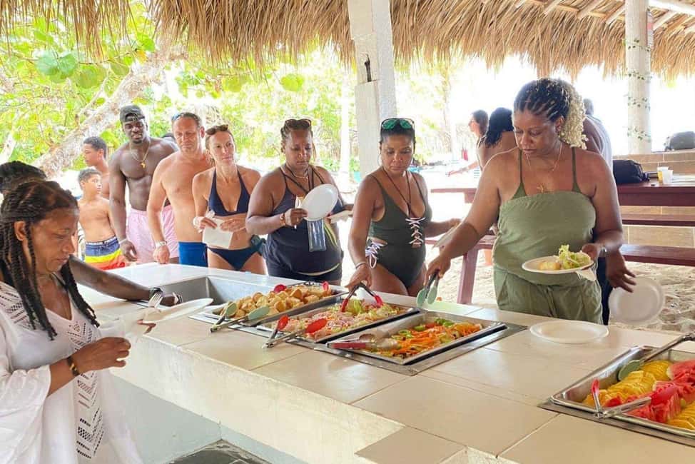 Punta Cana: Catalina Island Snorkeling Trip with Lunch - Snorkeling at El Acuario: Coral, Fish, and How to Enjoy It
