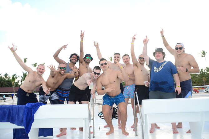 Punta Cana Catamaran Private Tour with BBQ and Natural Pool - BBQ lunch and open bar as the tone-setter