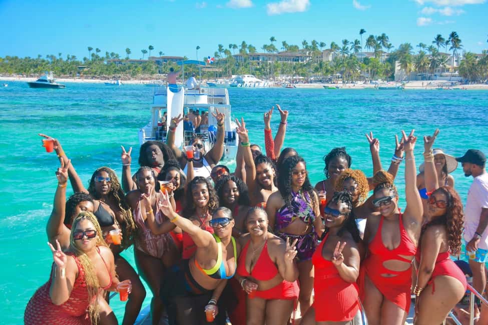 Punta Cana: Hip Hop Party Cruise w/Open Bar (Adults Only) - Size, structure, and the adult-only party vibe