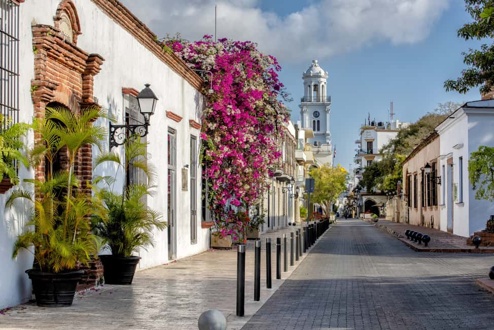 Punta Cana & La Romana: Santo Domingo Guided Tour & Lunch - Conde Peatonal free time: crafts, mamajuana, rum, and tobacco