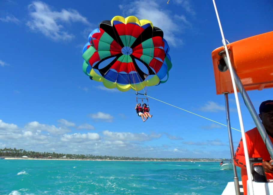 Punta Cana: Parasailing Trip Around the Coast of Bavaro - Getting There: Private Transport and the Lobby Timing Trap
