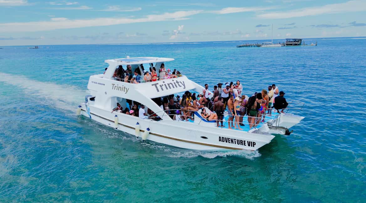Punta Cana: Party Boat with Snorkeling, Open Bar And Hip Hop - The open bar setup, music, and the BYOB angle