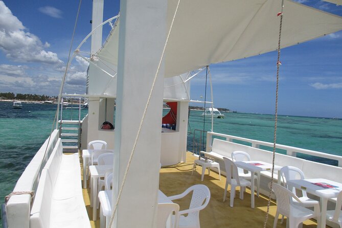 Punta Cana Private Boat (BBQ included) - Open Bar + Music + Games: The Party Energy You Should Expect