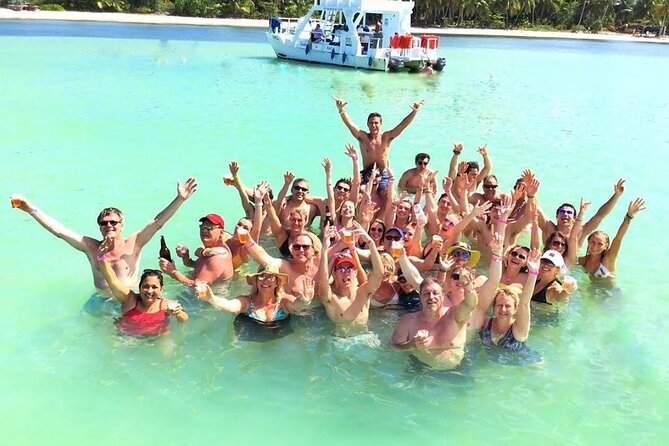 Punta Cana Private Boat (Medium Groups) - All-Inclusive Comfort: Pickup, Open Bar, and Snacks