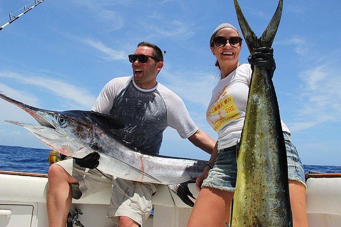 Punta Cana Private Fishing Charter boat Fortuna 42' - Drinks, snacks, and onboard comfort for a half-day ocean mission