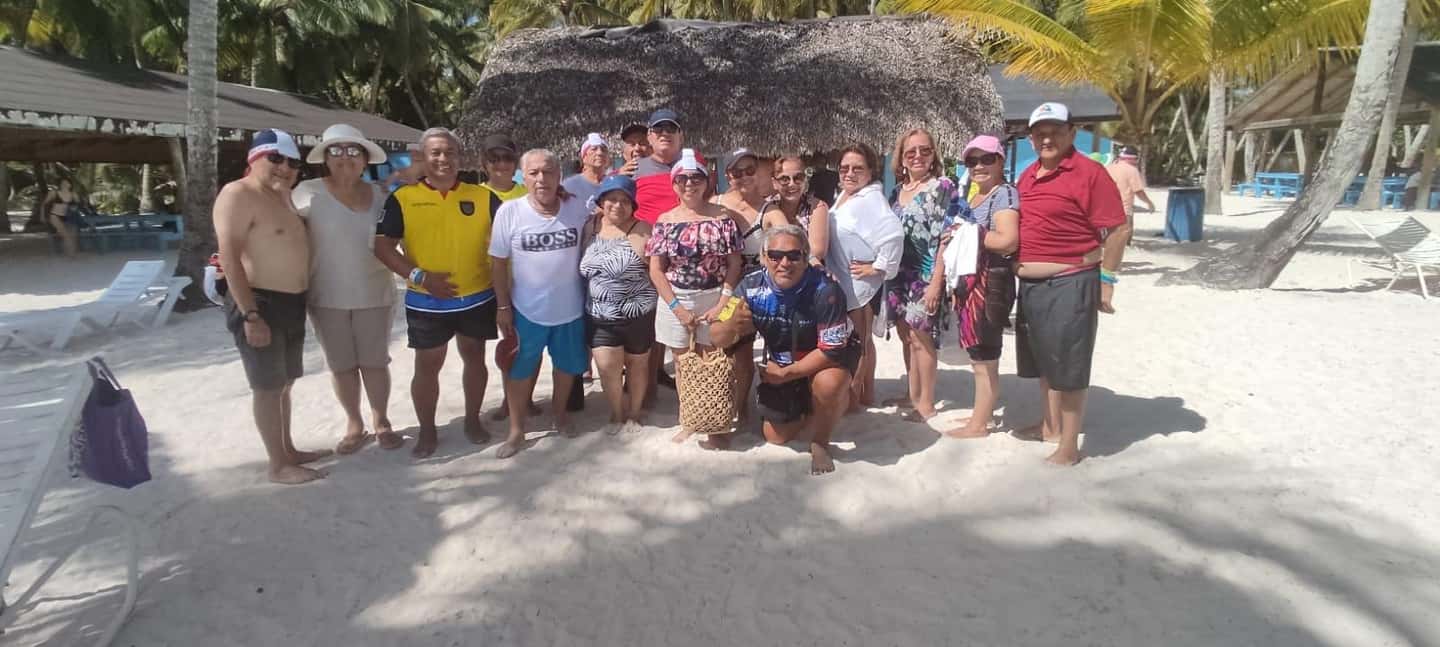 Punta Cana: Saona Island Catamaran Adventure with Lunch - The Secret Photo Stop: useful for quick breaks, not a full attraction
