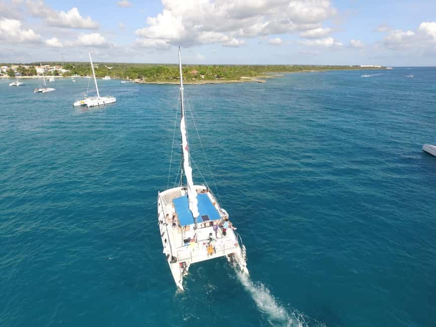 Punta Cana: Saona Island Catamaran Tour & Buffet Lunch - From Punta Cana out to Saona: what the catamaran day really feels like