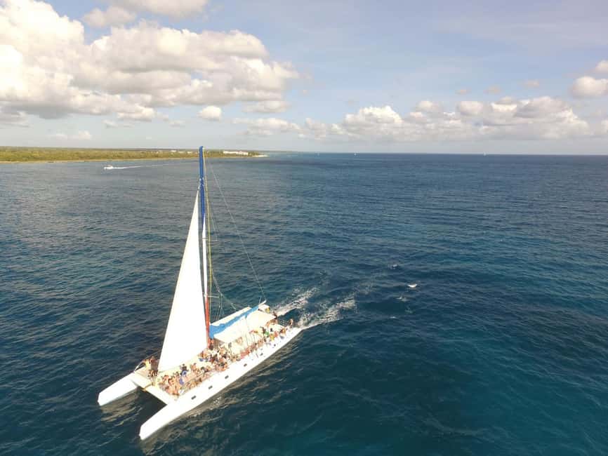 Punta Cana: Saona Island Catamaran Tour & Buffet Lunch - Buffet lunch on Saona: local dishes plus seafood