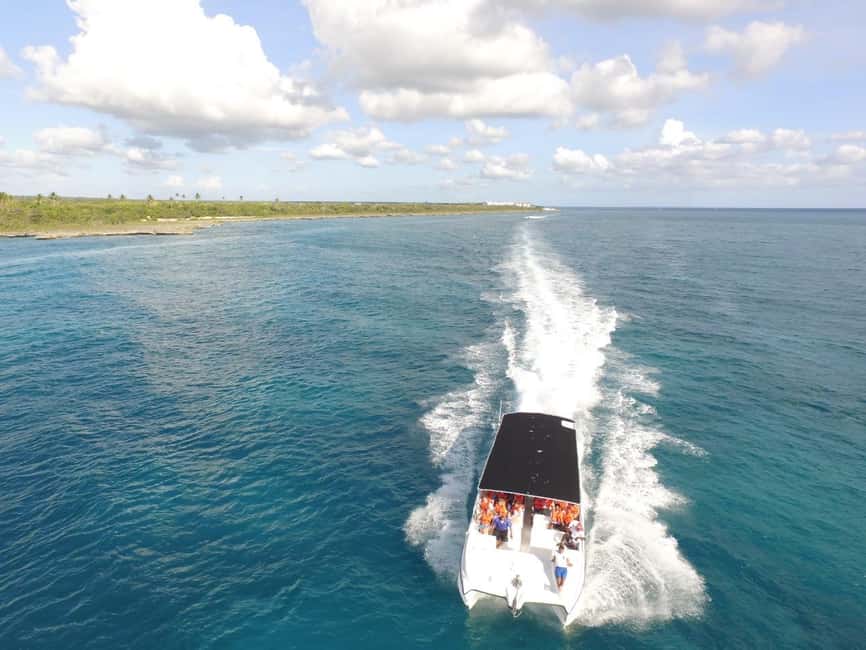 Punta Cana: Saona Island Catamaran Tour & Buffet Lunch - Beyond the beach: rock formations and mangrove forests