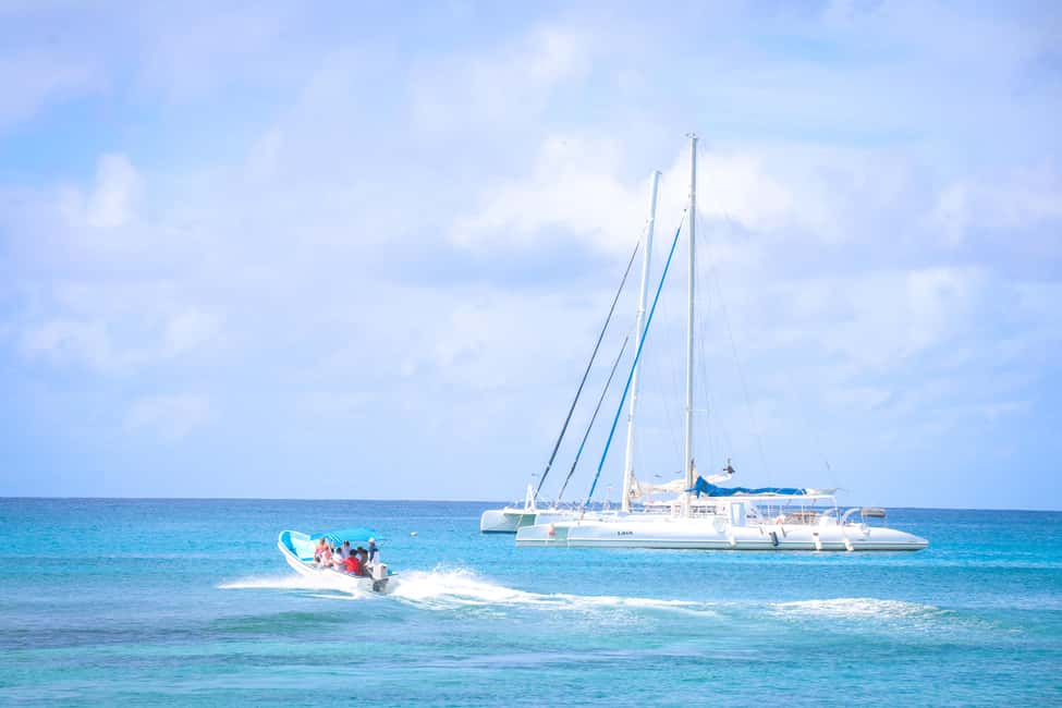 Punta Cana: Saona Island Catamaran - The speedboat run: fast, fun, and good for your first views