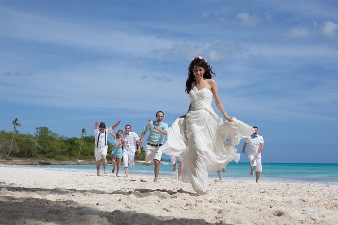 Punta Cana wedding photographer, Wedding ceremony - What the 3-hour experience feels like from start to finish