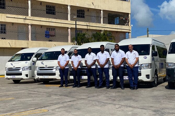 “Round-Trip Private Transfer: Punta Cana Airport ↔ Uvero Alto ” - Door-to-door drop-off in Uvero Alto: arriving ready to settle