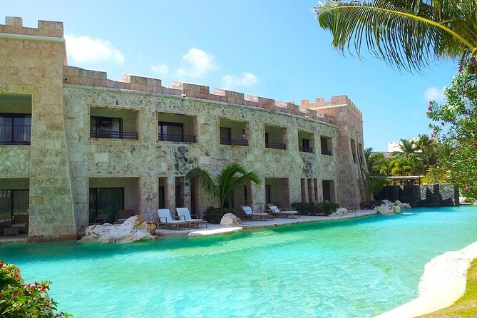 Royalton Punta Cana - Round Trip Shuttle - Punta Cana Airport - Meeting point reality: how you’ll find your driver