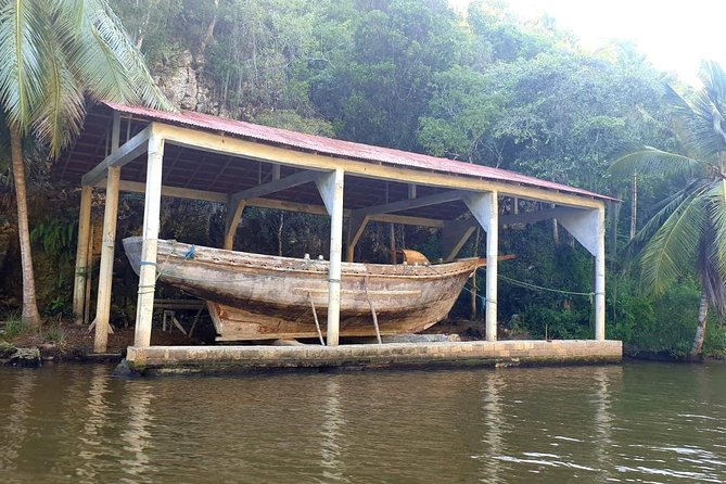 Safari discovery to Boca De Yuma – Nature, Discovery And History Of A Population - Lunch With Drinks: A Seafood Break That Keeps the Day Comfortable