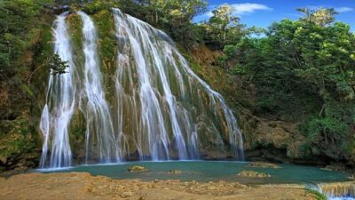 Samaná Whales Full Day, Cayo Levantado, Limón Waterfall - The ranch stop and Santa Bárbara: culture stops that break up the travel
