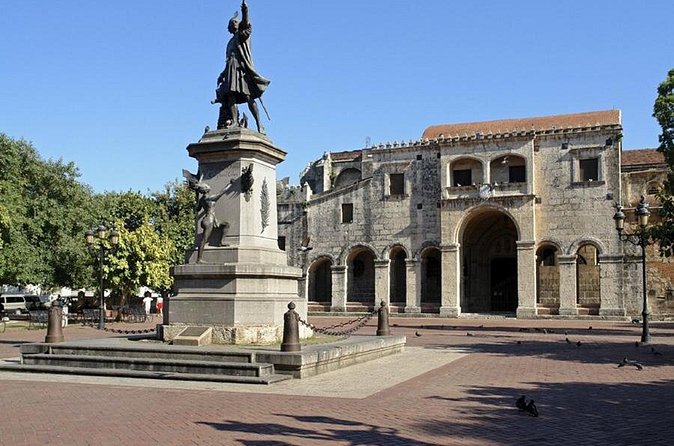 Santo Domingo - Basilica Cathedral of Santa María la Menor: included entry and real atmosphere