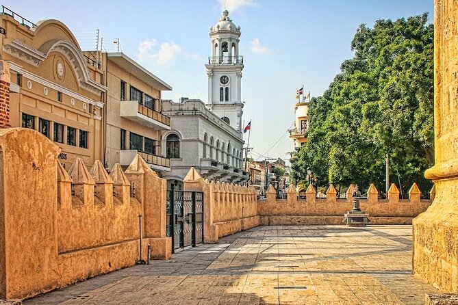 Santo Domingo Historical Tour with Caves from Punta Cana - The colonial power circuit: Palacio Nacional, Chinatown, and gardens