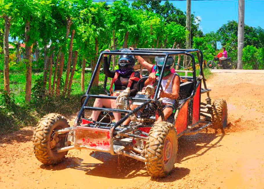 Santo Domingo: Panoramic tour to Punta Cana with Buggy Ride - Lunch on the Way to the Beach: Fuel, Then Float