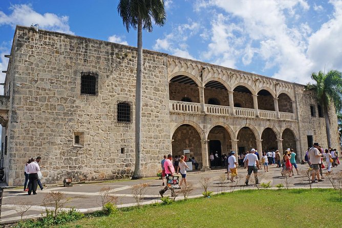 Santo Domingo Private Tour from Punta Cana - Dominican lunch: included, hearty, and very local