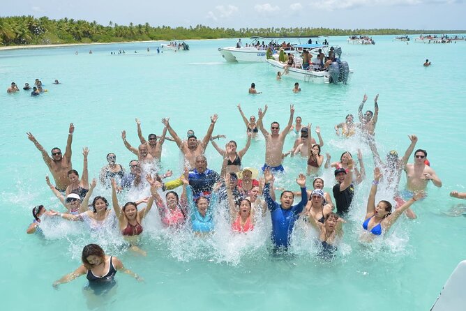 Saona Catamaran Cruise with Lunch and Natural Swimming Pool - Saona Island: Lunch Under Palms and the Beach Reality Check