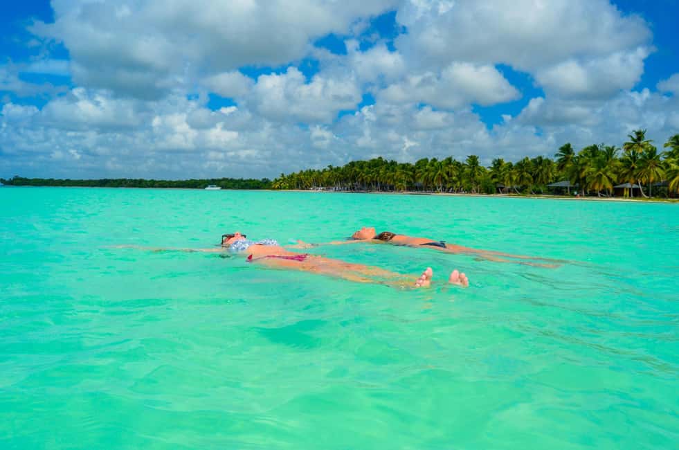 Saona Exclusive Catamaran – Small Group Experience - Lunch on Saona: what’s included in the Dominican buffet