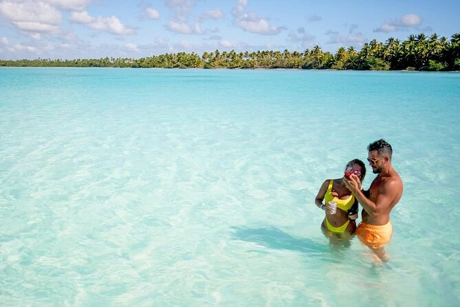 Saona Island at Yellow Submarine Exclusive Tour from Punta Cana - Motomaran and animators: the lively transfer between water moments