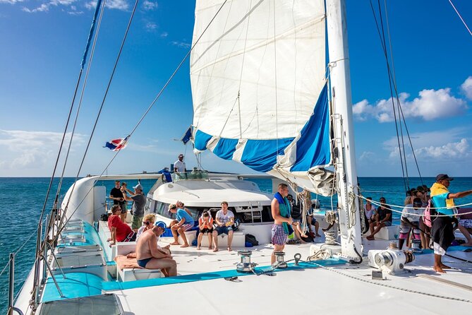 Saona Island Cruise & Private Beach - Surf-and-turf lunch and included drinks: why this meal matters