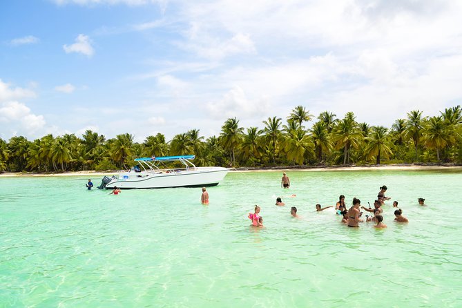 Saona Island Day Trip + Lobsters & Wine Included - Group size and how to make the day feel easy