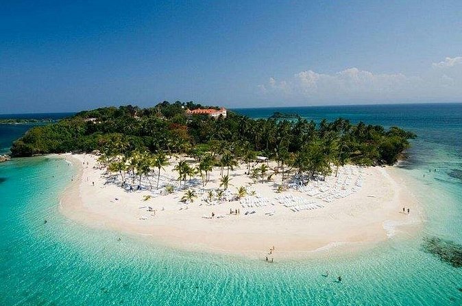 Saona Island Private +8 People Platinum Transfer - Lobster Lunch on the Beach: The Meal You’ll Remember