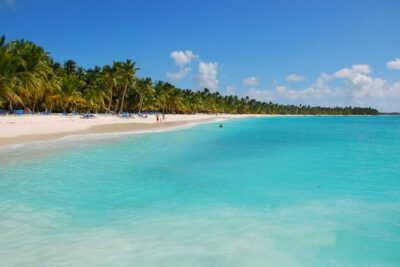 Saona Island Private Boat Tour with Lunch and Beverages - Meeting at the Punta Cana dock and handling the ride setup