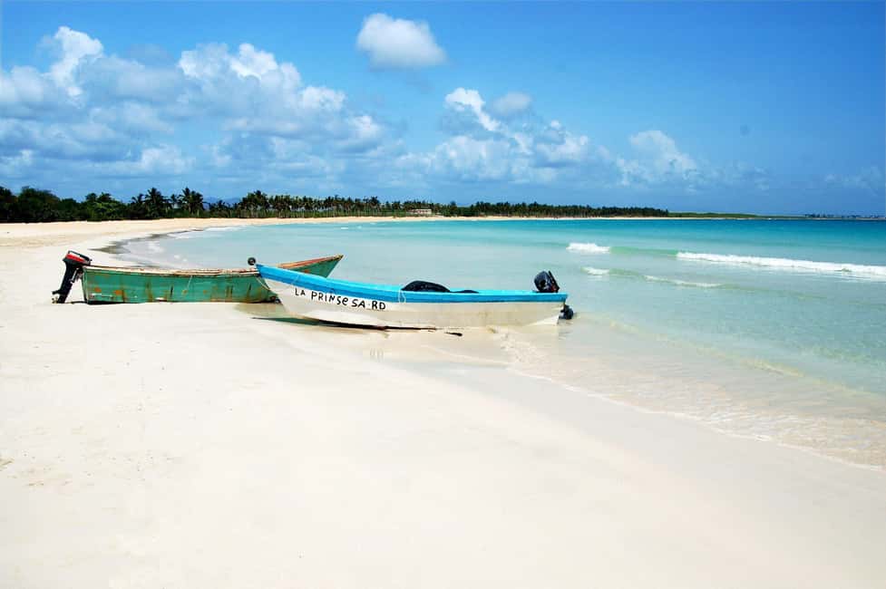 Saona island small group boat with water slide with lunch - Lunch and Open Bar: what’s on the plate