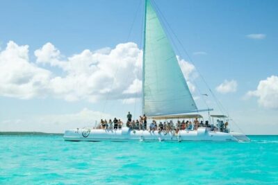 Saona Island Tour From Punta Cana - Getting Onboard: Speed Boat/Catamaran Comfort and What’s Included