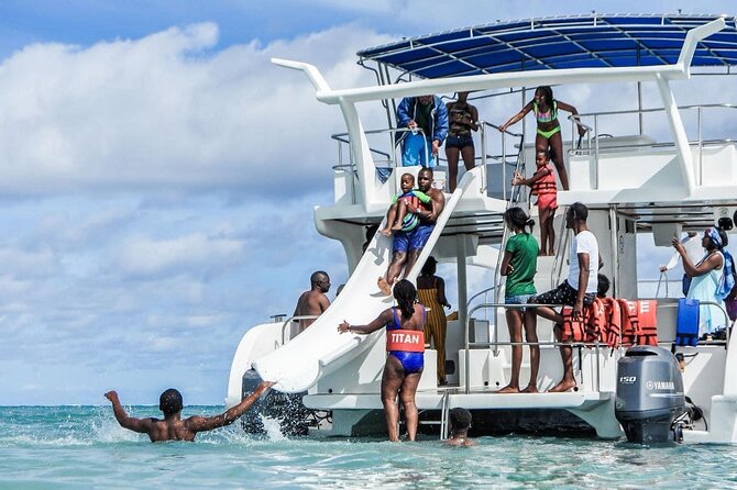Saona Island Tour from Punta Cana All Inclusive - Food, drinks, and onboard comfort that actually help