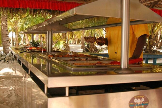 Saona Island VIP Experience – Private Boat for Up to 20 People - Food and open bar: when included meals actually help