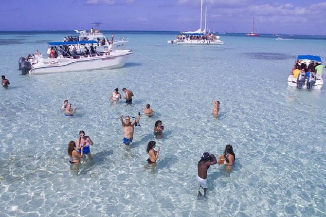 Saona Platinum Beach Day - Food, Drinks, and the Photo Factor: Built-In Extras