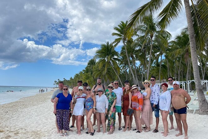 Saona Relax Tour - Gourmet beach lunch: paella plus actual options