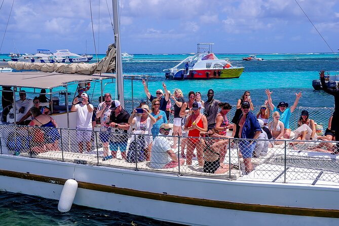 Shared Family Snorkeling Boat with Drinks and Snacks - What’s actually on board: open bar, fruit, and nachos