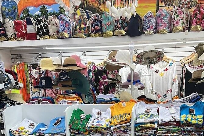 Shopping or souvenirs in Plaza Bávaro - Key points at a glance