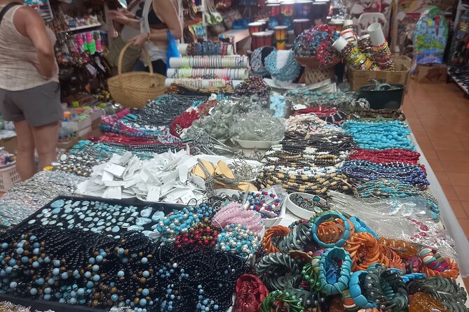 Shopping or souvenirs in Plaza Bávaro - The shopping stop in Plaza Bávaro: what you’ll likely find